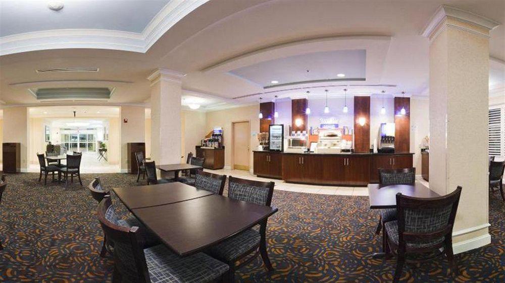Holiday Inn Express Hotel & Suites Dublin By Ihg Kültér fotó