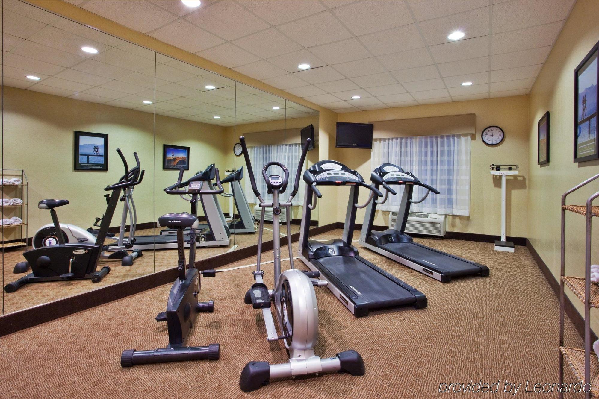 Holiday Inn Express Hotel & Suites Dublin By Ihg Kültér fotó