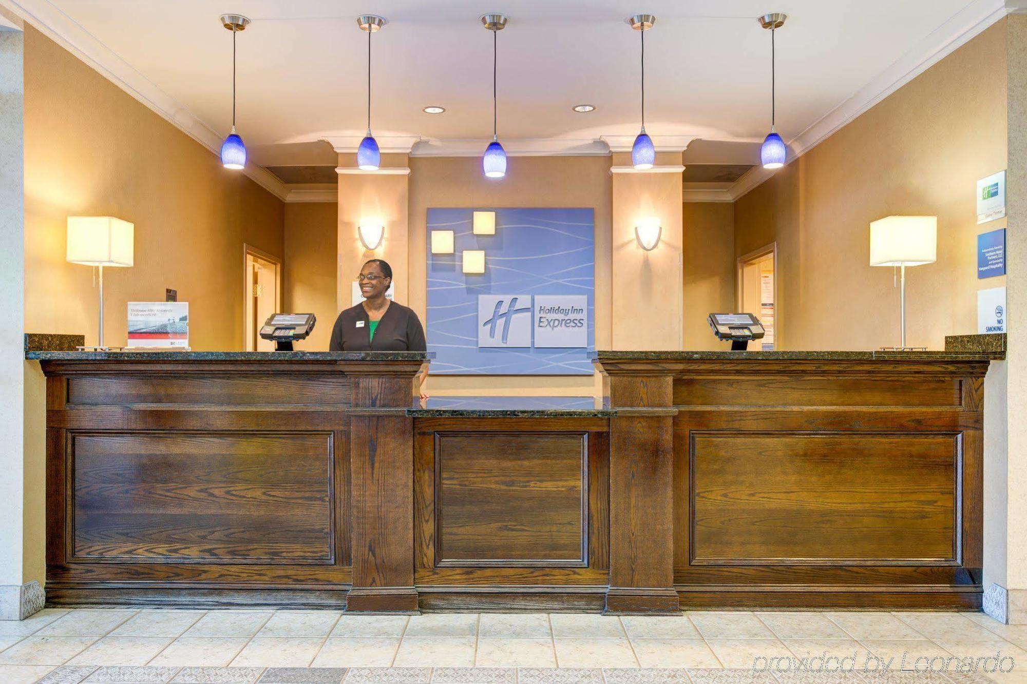 Holiday Inn Express Hotel & Suites Dublin By Ihg Kültér fotó