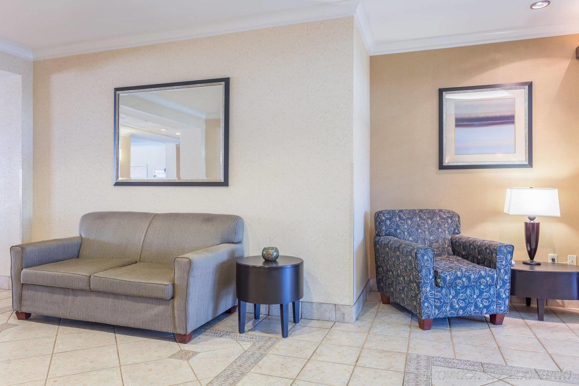 Holiday Inn Express Hotel & Suites Dublin By Ihg Kültér fotó