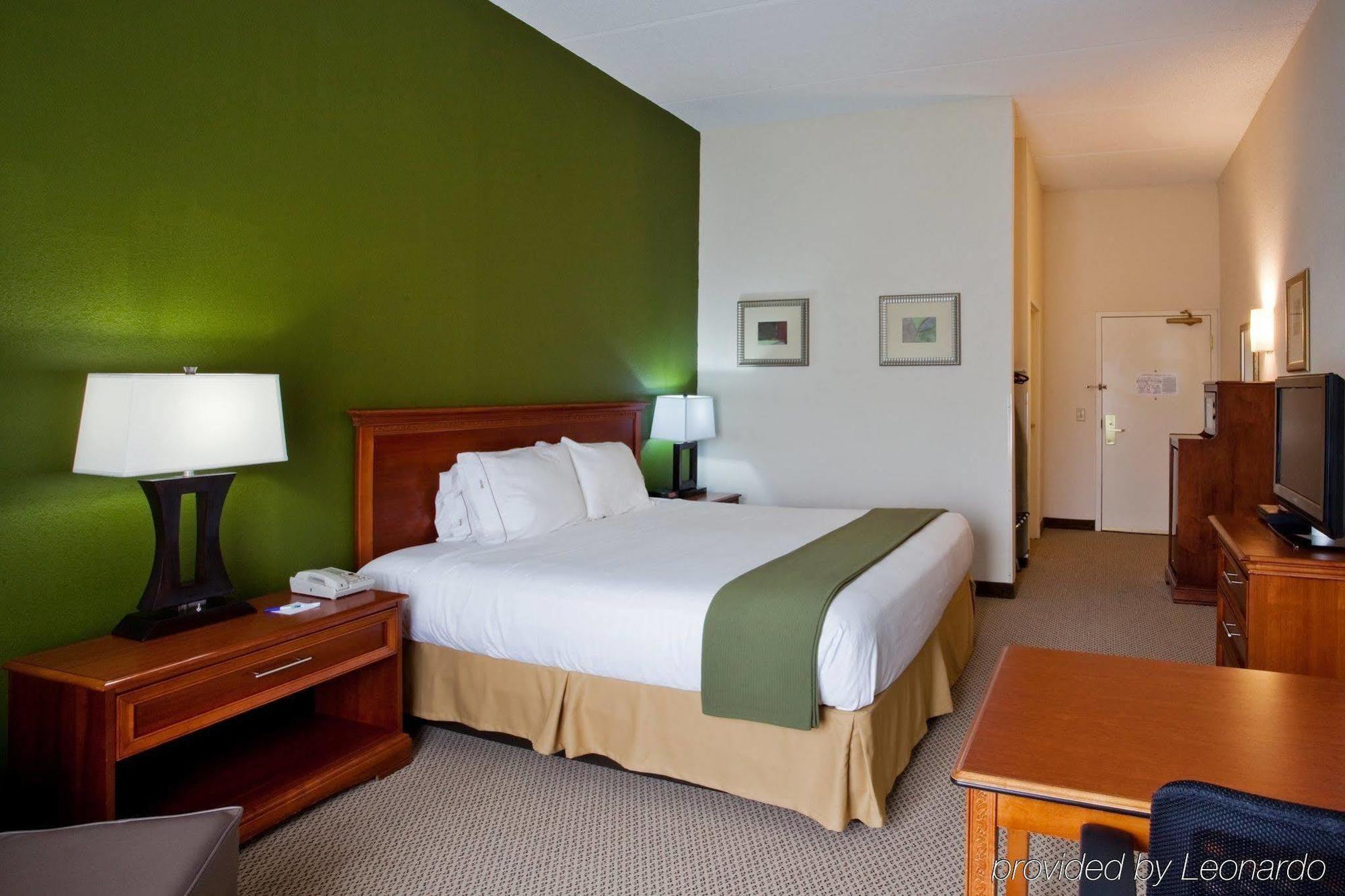 Holiday Inn Express Hotel & Suites Dublin By Ihg Kültér fotó