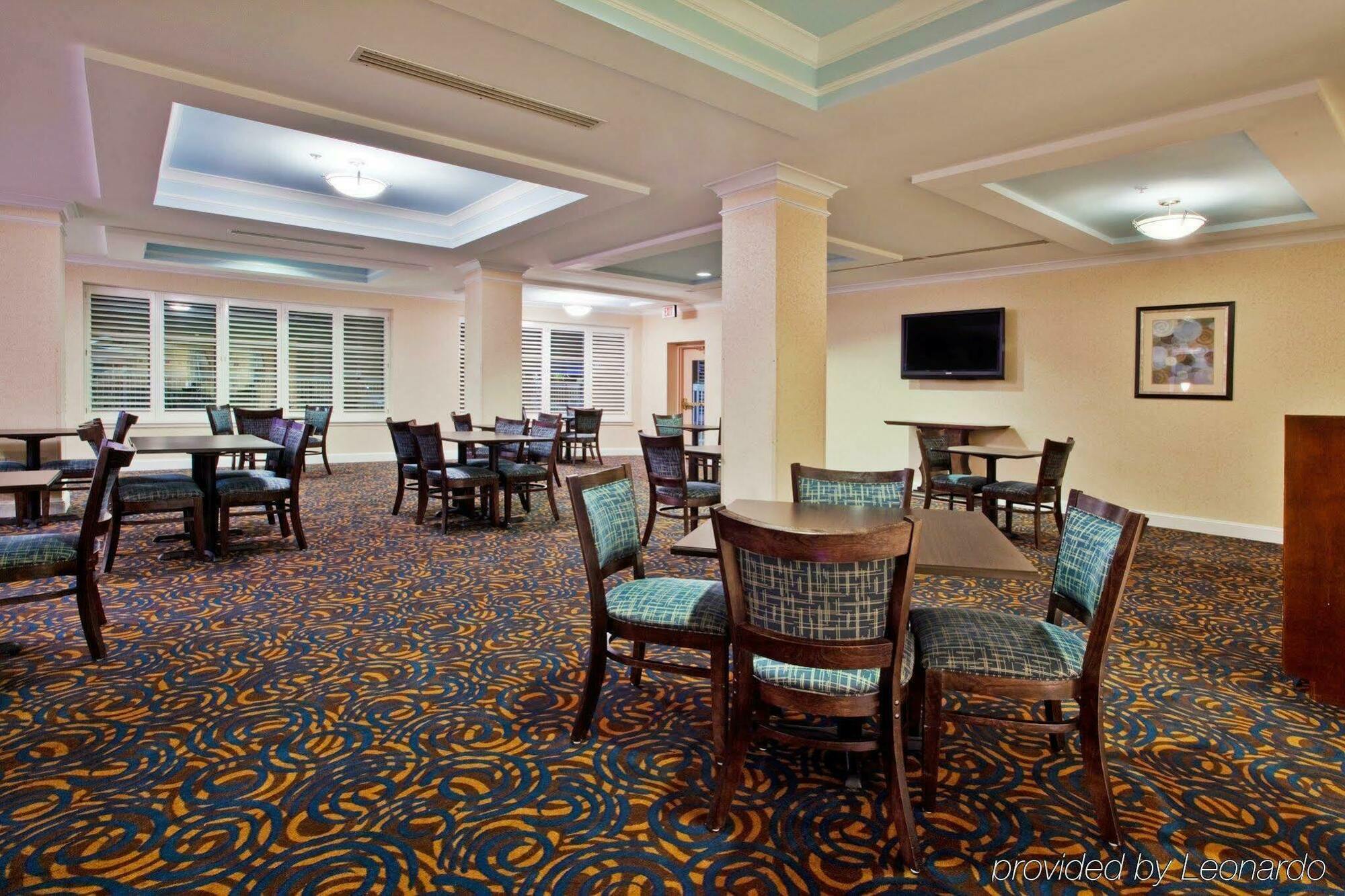 Holiday Inn Express Hotel & Suites Dublin By Ihg Kültér fotó